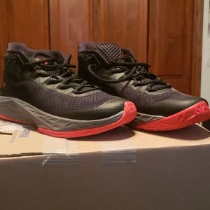 Under Armor Basketball shoes